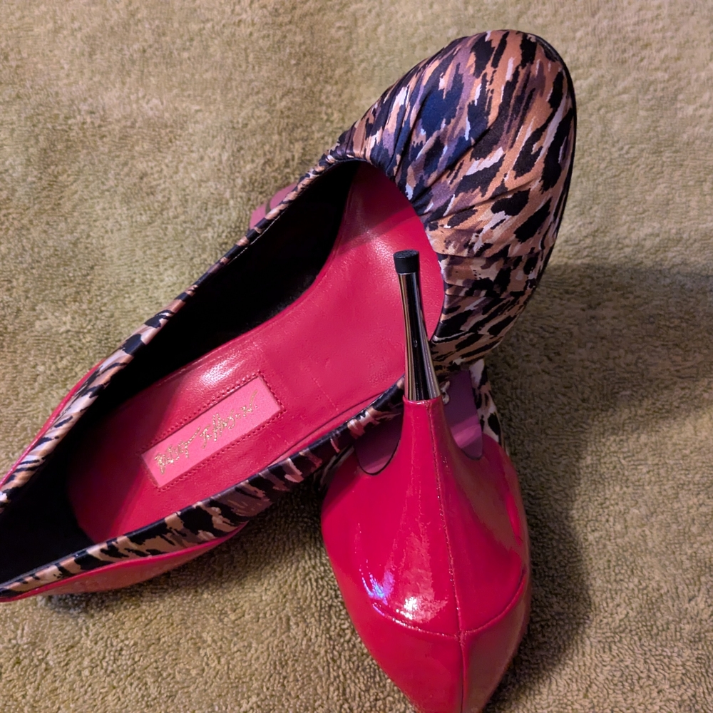 Betsey Johnson Animal Print Heels with Pink Soles - Picture 3 of 11